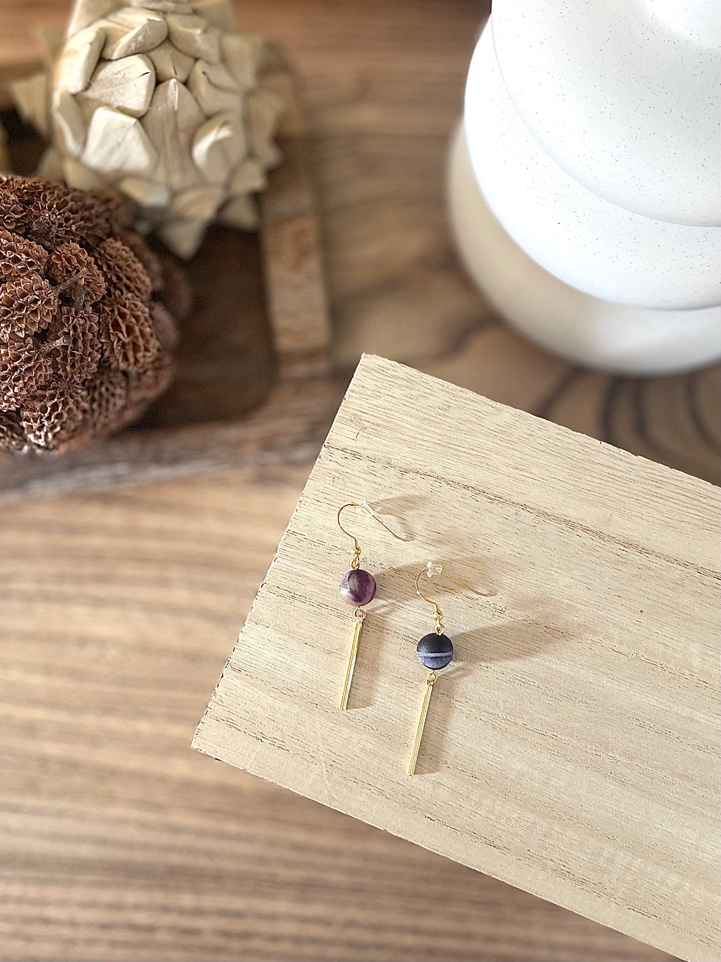 Natural stone with gold bar dangle (10mm stone)