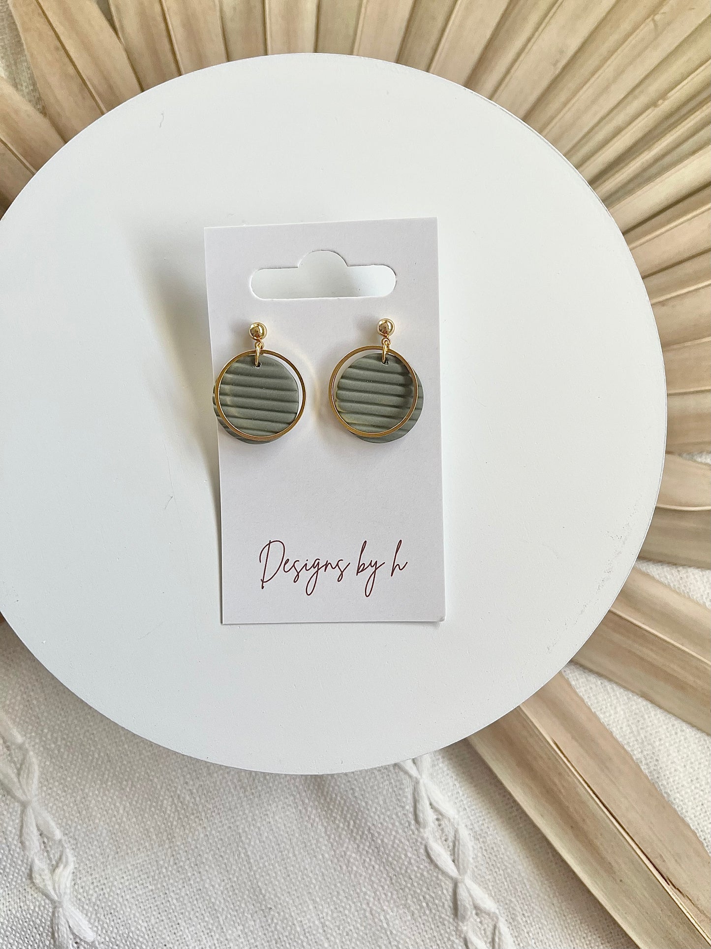 Small round ribbed dangles