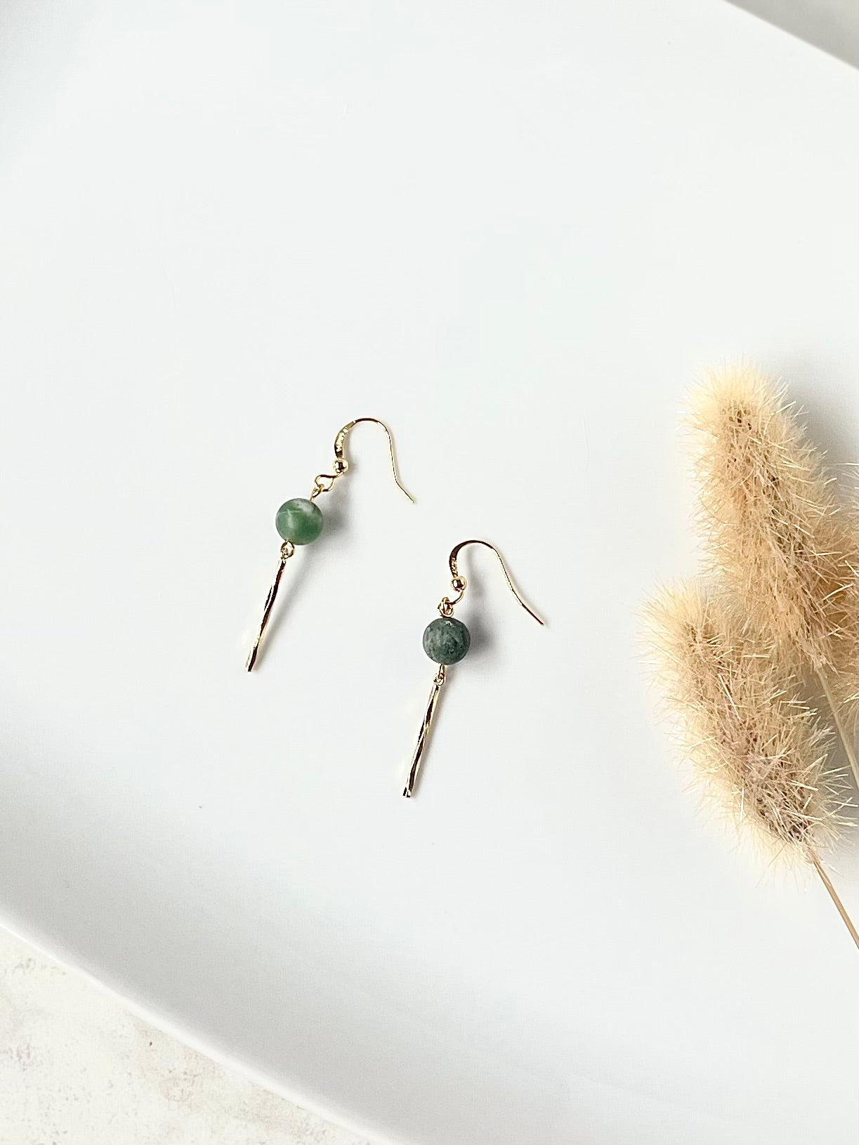 Natural stone with gold bar dangle (8mm stone)