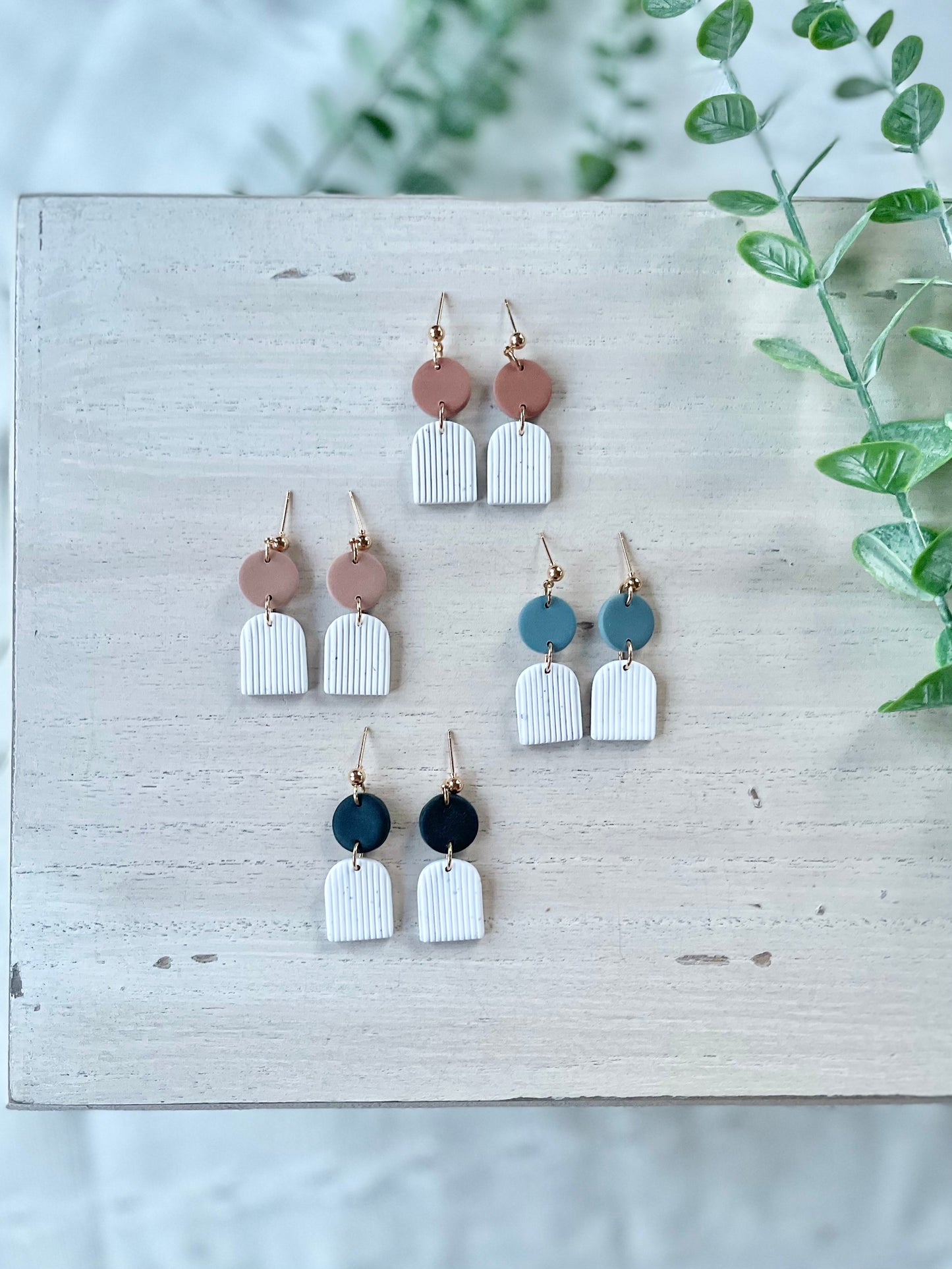 Petite ribbed arches