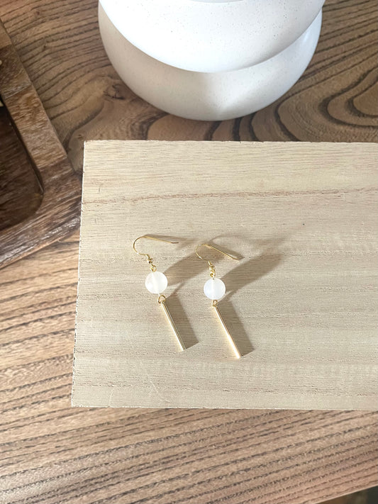 Natural stone with gold bar dangle (10mm stone)