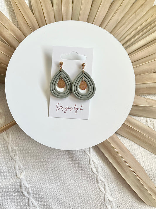 Teardrop Dangle