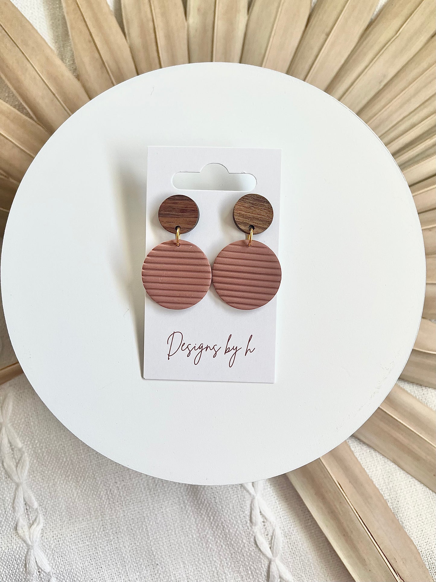 Ribbed circle wood dangle