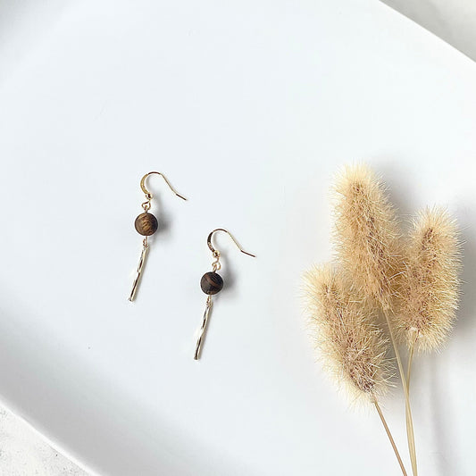 Natural stone with gold bar dangle (8mm stone)